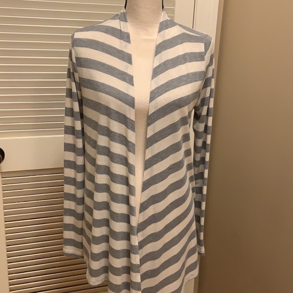Rue21 Open Front Cardigan in Grey and White Stripes - Picture 8 of 9
